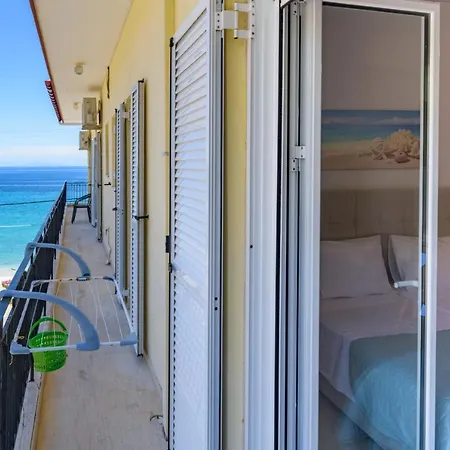 Appartamento Double Bedroom Flat At Ragia Beach! Poros (Kefalonia)