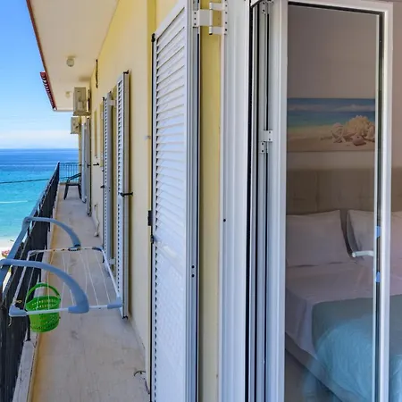 Apartment Double Bedroom Flat At Ragia Beach! Poros (Kefalonia)