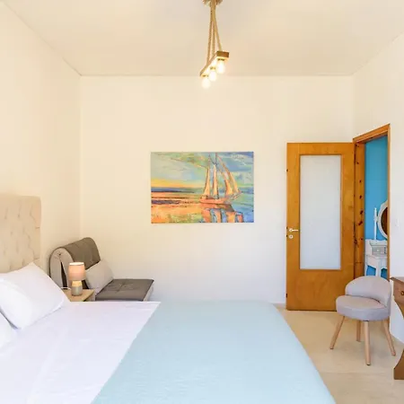 Apartment Double Bedroom Flat At Ragia Beach! *